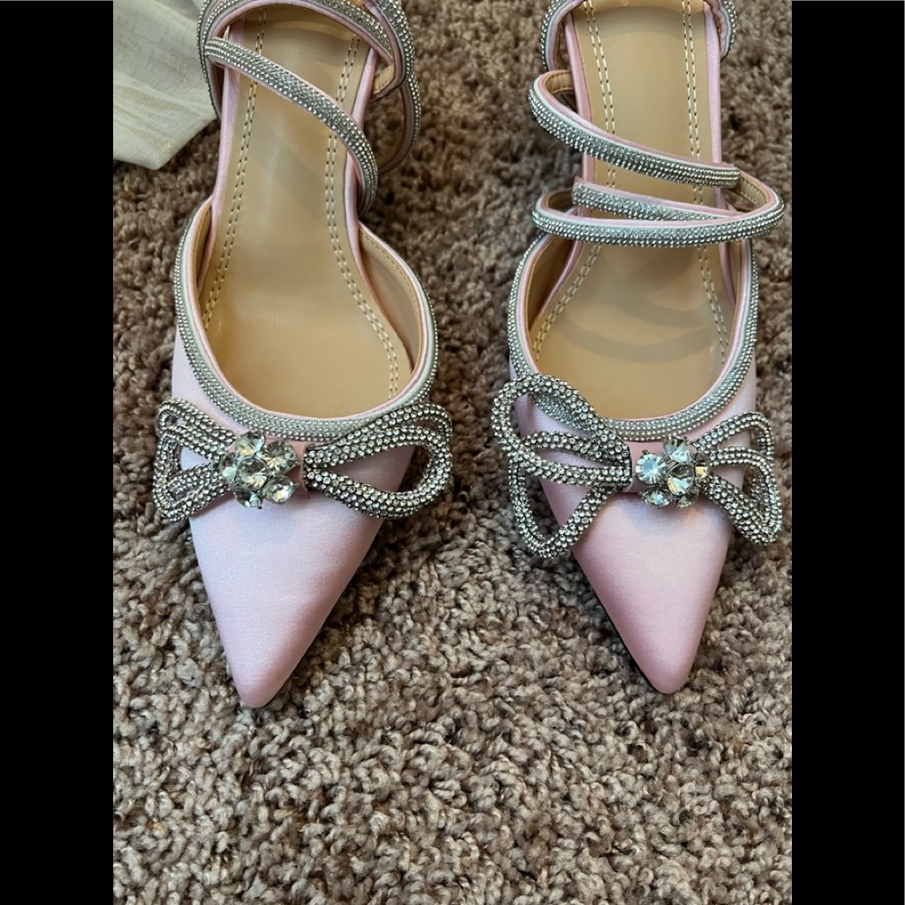 Crystal Embellished shoes 👠 - Picture 3 of 4